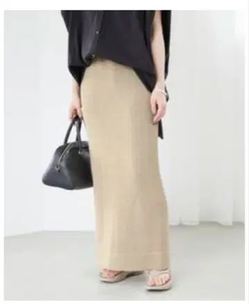 슬로브 이에나 베이지 니트 롱 스커트