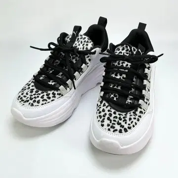 PUMA PROWL 680 LEO 서일본 한정판 모델 통굽 스니커즈