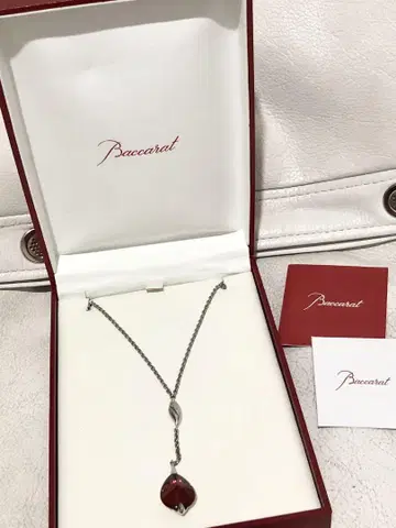 Baccarat 레드스톤 목걸이