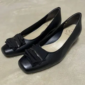 컨디션 최상 Kobe Oasis 가죽 리본 포함 블랙 펌프스 23cm