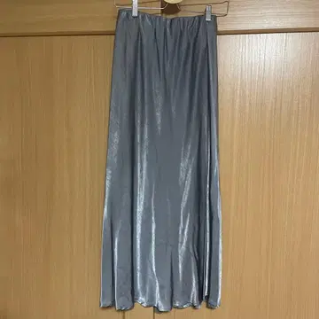 새상품 LARUTA 새틴 롱 스커트 실버 L