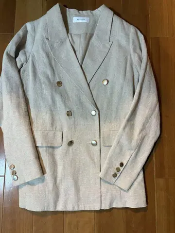 SOUAIRE 베이지 더블 브레스트 자켓