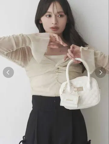 라메 튤 트위스트 개더 상의
