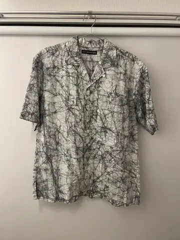 ISSEY MIYAKE MEN 반팔 셔츠 추상 패턴