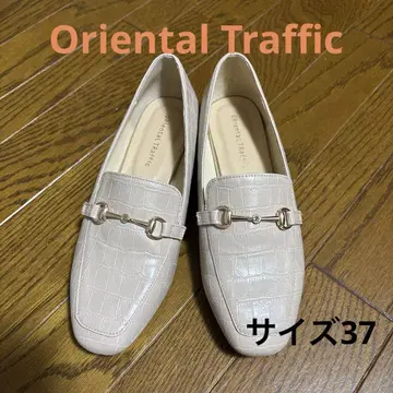 미사용 새상품 Oriental Traffic 베이지 로퍼 사이즈 37