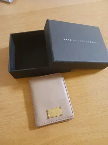 MARC BY MARC JACOBS 패스 케이스