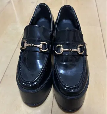 에블린 통굽 로퍼