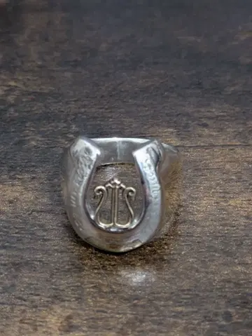 [ 새상품급 ] galcia 갈시아 말굽 반지 실버 반지