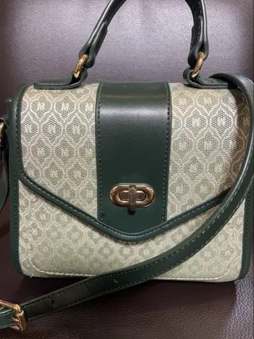 새상품급 moussy 모노그램 숄더백 그린