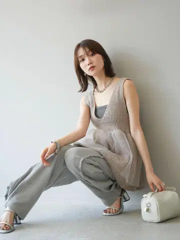 뤼미에 / 튤 레이어드 페플럼 니트 베스트