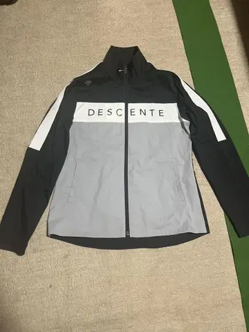 DESCENTE 스포츠 자켓 그레이/블랙