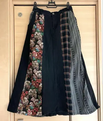 티티카카 멀티 자카드 패치 스커트