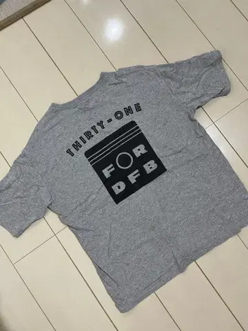nuts art works THIRTY-ONE 그레이 셔츠