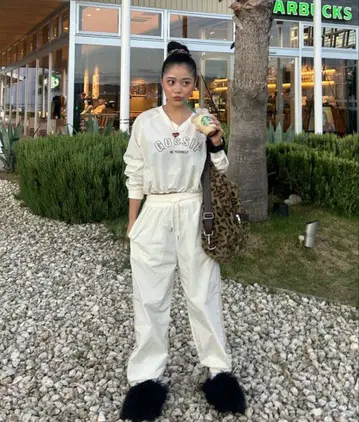 새상품 셋업 Gossip club 화이트