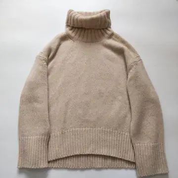 명품 갤러리 바이 파인 울 터틀 니트 하이넥 베이지