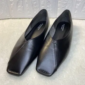 뷰티&유스 유나이티드 애로우즈 플랫 펌프스 블랙 24cm