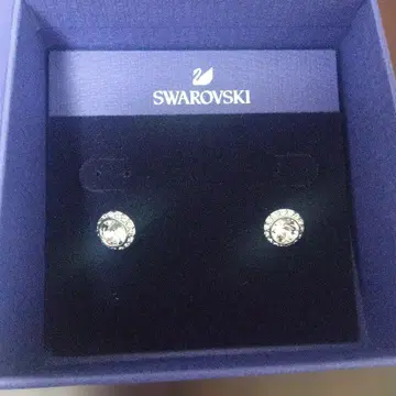 Swarovski 크리스탈 스터드 귀걸이