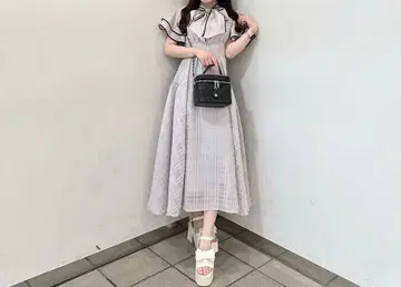 안미르 인기 즉시 완판 시어 체크 프릴 OP 아이스 그레이 리본