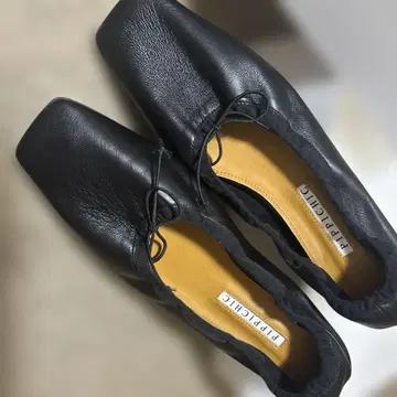 블랙 플랫슈즈 스퀘어토