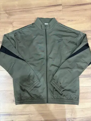 리복 트랙 탑 L 사이즈