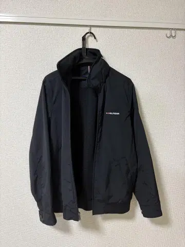 TOMMY HILFIGER 블랙 풀 지퍼 자켓