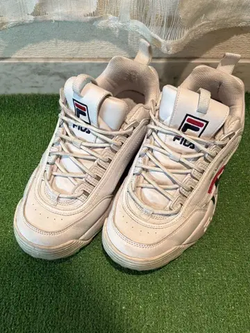 FILA 화이트 스니커즈