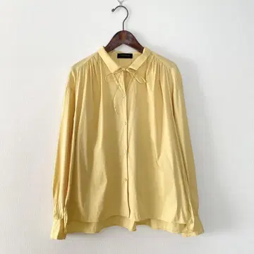 투모로우랜드 스트레치 브로드 하이넥 칼라 블라우스