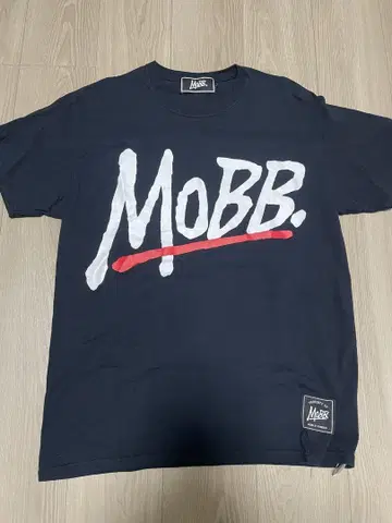 MoBB. 블랙 T셔츠