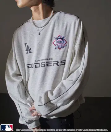 PUBLUX 콜라보 MLB 별주 파이핑 로고 맨투맨