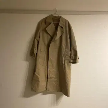 베이지 벨트 포함 롱 트렌치코트