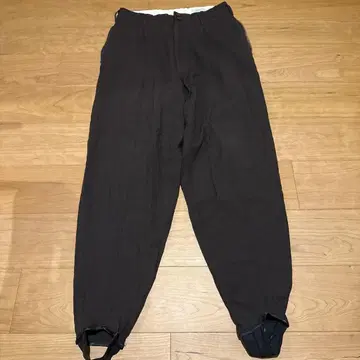 GOURMETJEANS 울 턱 슬랙스 WILDGUM