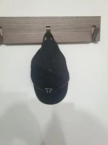 Lacoste 블랙 캡 L 자수