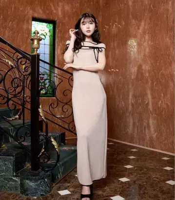 Darich 파이핑 오프숄더 원피스