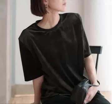 roughlow Velour Shoulder Tee