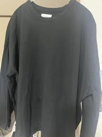 hagumu 블랙 긴팔 T셔츠