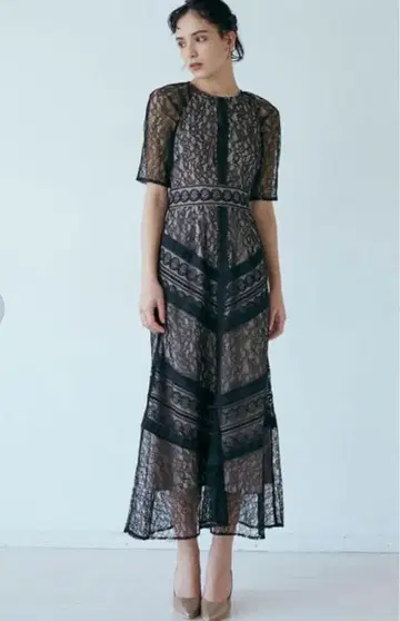 LAGUNAMOON LADY 숄더 개더 레이스 맥시 드레스 블랙