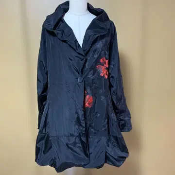 자수 오버사이즈 블랙 코트