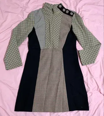 새상품급 ZARA WOMAN 원피스 S 사이즈 (일본 사이즈 M)
