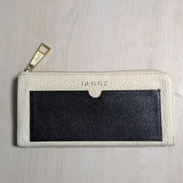 IANNE 화이트 블랙 장지갑 이안느