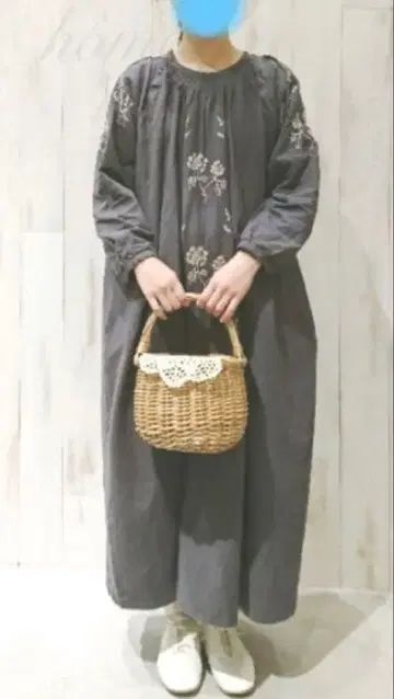 사만사 모스모스 꽃 자수 핀턱 원피스