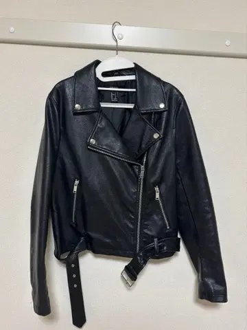 FOREVER21 블랙 라이더 자켓 숏 기장