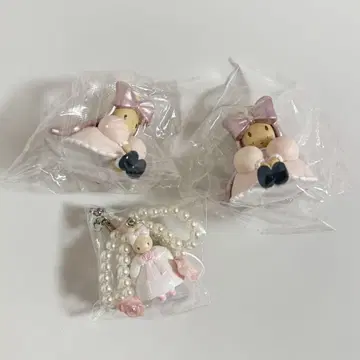 산리오 마론 크림 화이트 프릴 시크릿 스트랩
