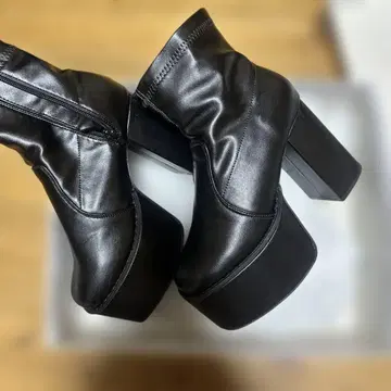 블랙 슬립온 부츠 약 9cm 힐