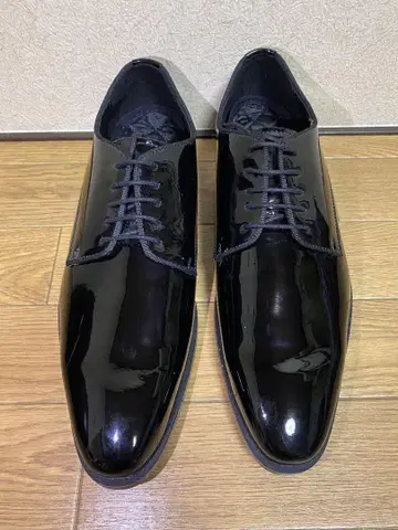 ZARA MAN 에나멜 드레스 신발