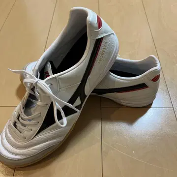 Mizuno Morelia 풋살화 화이트/블랙/레드