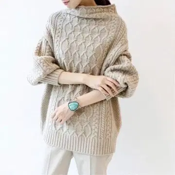 Plage 아란 모크넥 풀오버 베이지 플라주