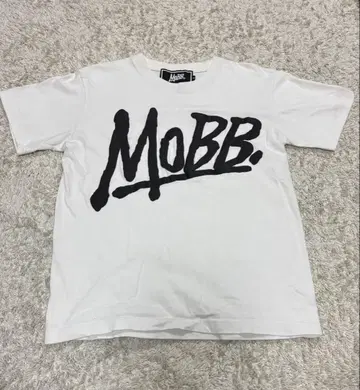 MOBB 로고 프린트 화이트 T셔츠