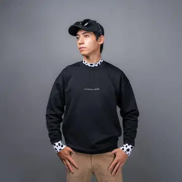 새상품급 yummy rose 야미로즈 골프 트레이닝복 LL