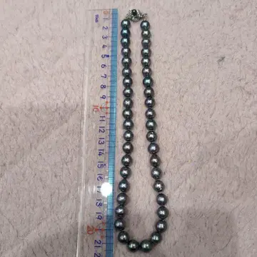 다크 그레이 진주 목걸이 꽃 모양 클로징