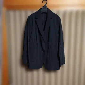 컨디션 최상 LOUNIE 허리 쉐이프 자켓